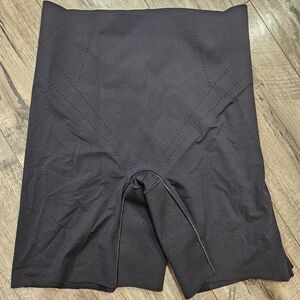 Wacoal Shapewear High Waist Thigh Slimmer Shorts Size L US 7 / Black